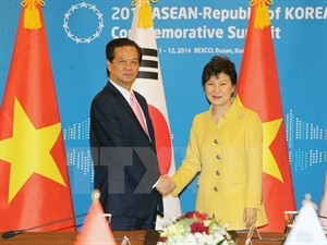 RoK President vows ODA priority to projects in Vietnam - ảnh 1